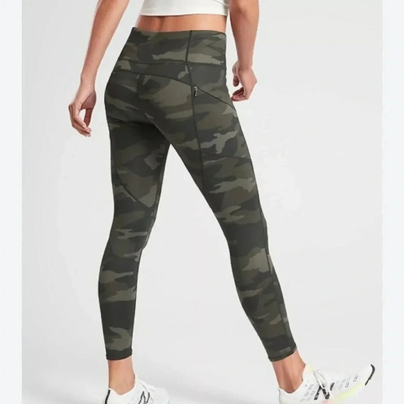Athleta Camo Contender 7/8 Tight Size Small - Picture 2 of 9